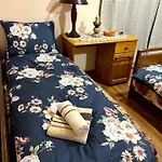 Nyaraló трапезица за до 12 човека с безплатен паркинг, двор и веранди, в град търново
