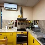 трапезица за до 12 човека с безплатен паркинг, двор и веранди, в град търново Nyaraló Veliko Tarnovo