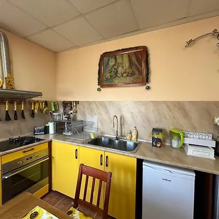 трапезица с безплатен паркинг двор и веранди Vakantiehuis