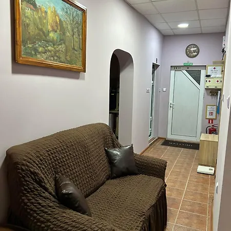 трапезица с безплатен паркинг двор и веранди Feriehus Veliko Tarnovo
