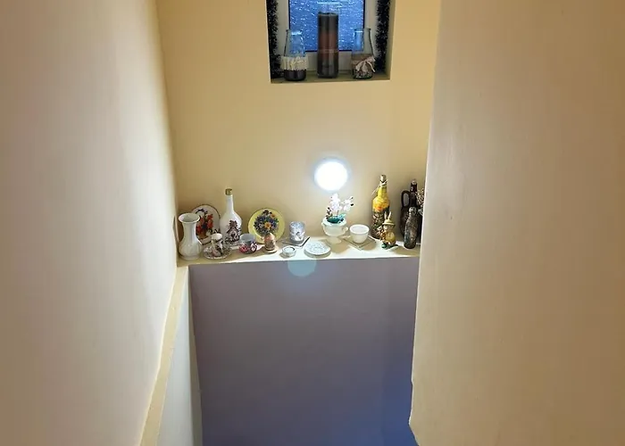 трапезица за до 12 човека с безплатен паркинг, двор и веранди, в град търново Feriehus